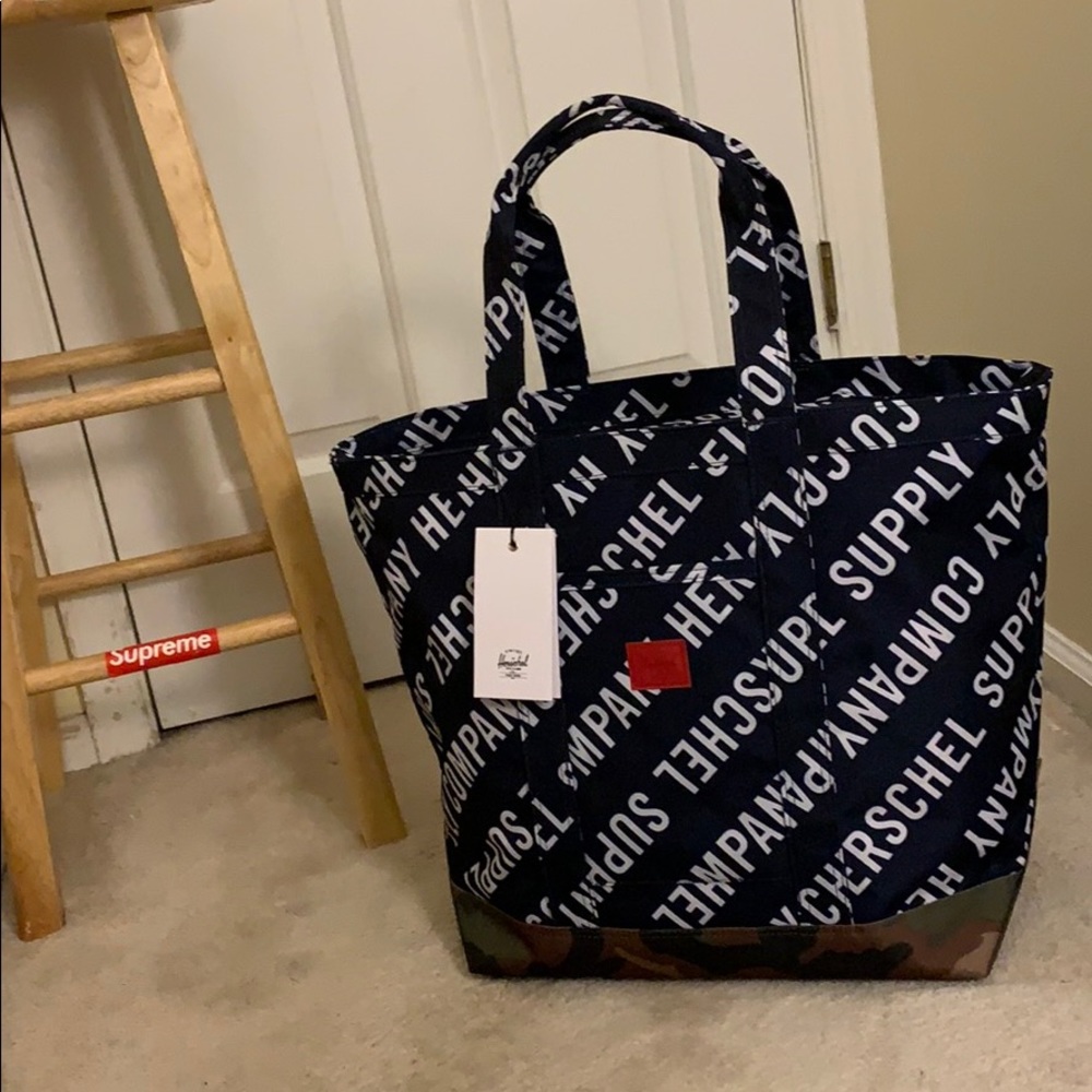 Herschel Bamfield Mid Volume